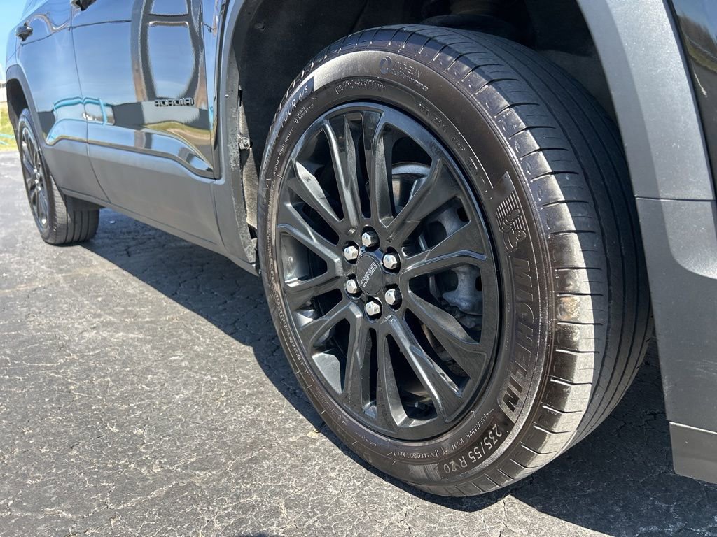 Used 2023 GMC Acadia SLE w/ Infotainment Package image 11