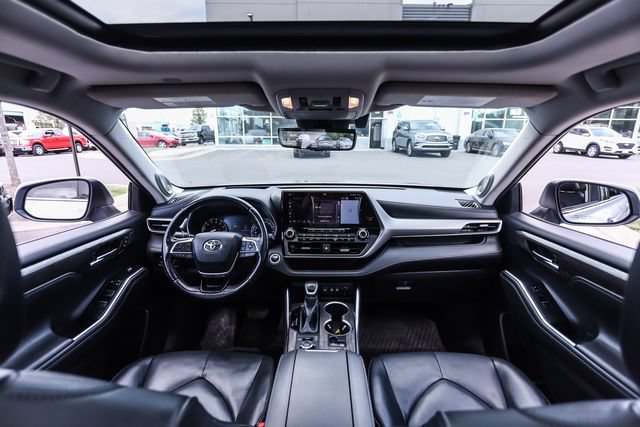 Used 2020 Toyota Highlander Platinum AWD/4WD image 22