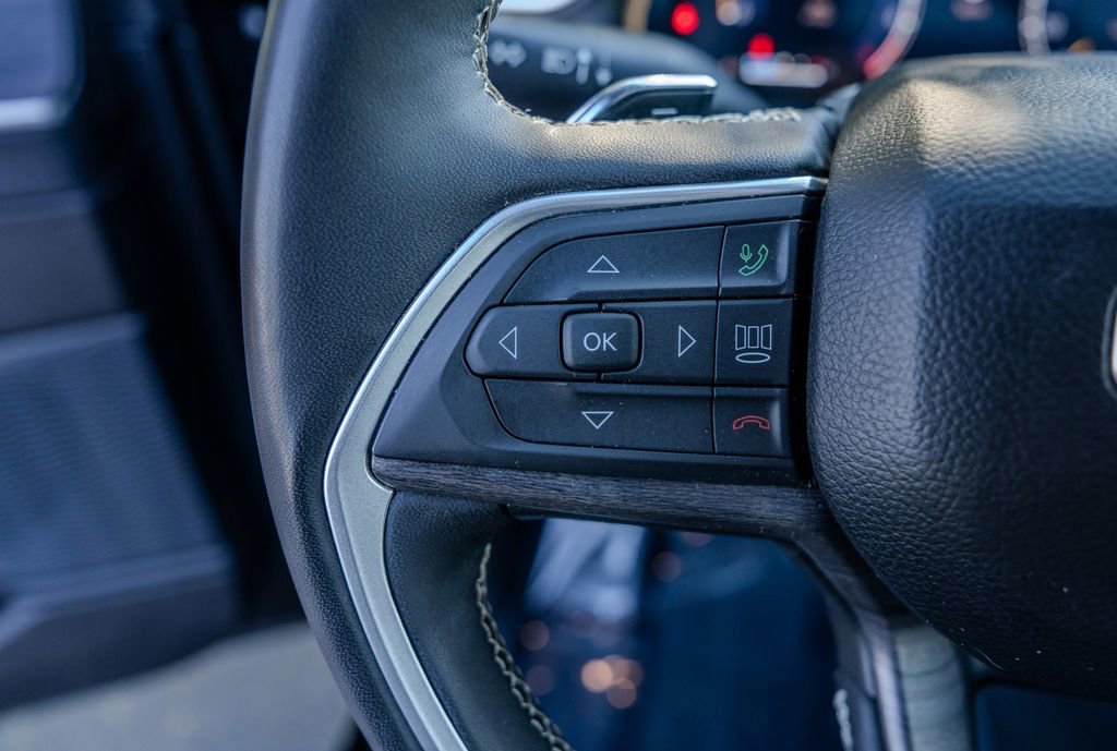 Used 2024 Jeep Grand Cherokee L Limited w/ Luxury Tech Group II image 6