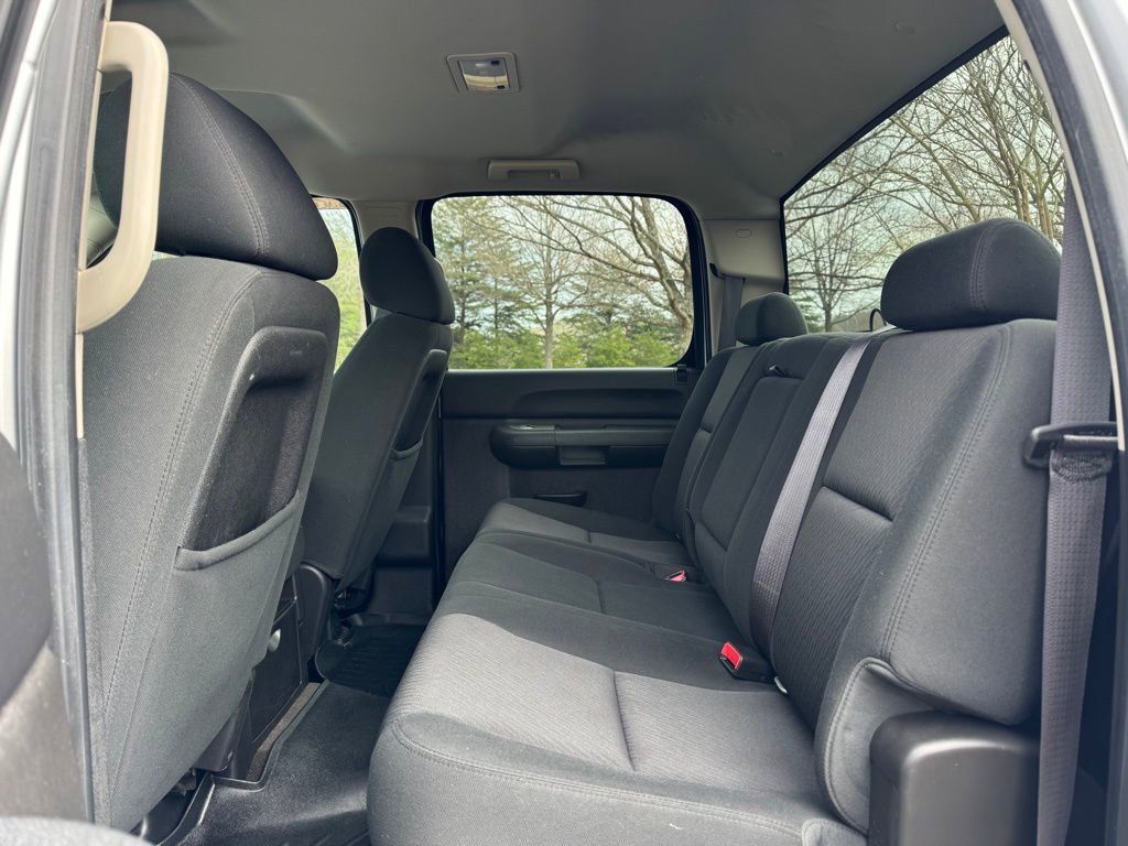 Used 2013 GMC Sierra 2500 SLE w/ Suspension Package, Off-Road image 17