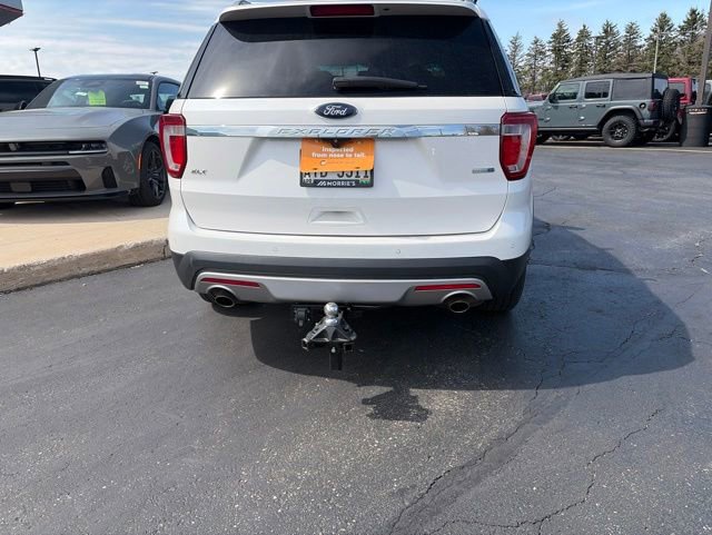 Used 2016 Ford Explorer XLT w/ Equipment Group 202A AWD/4WD image 4