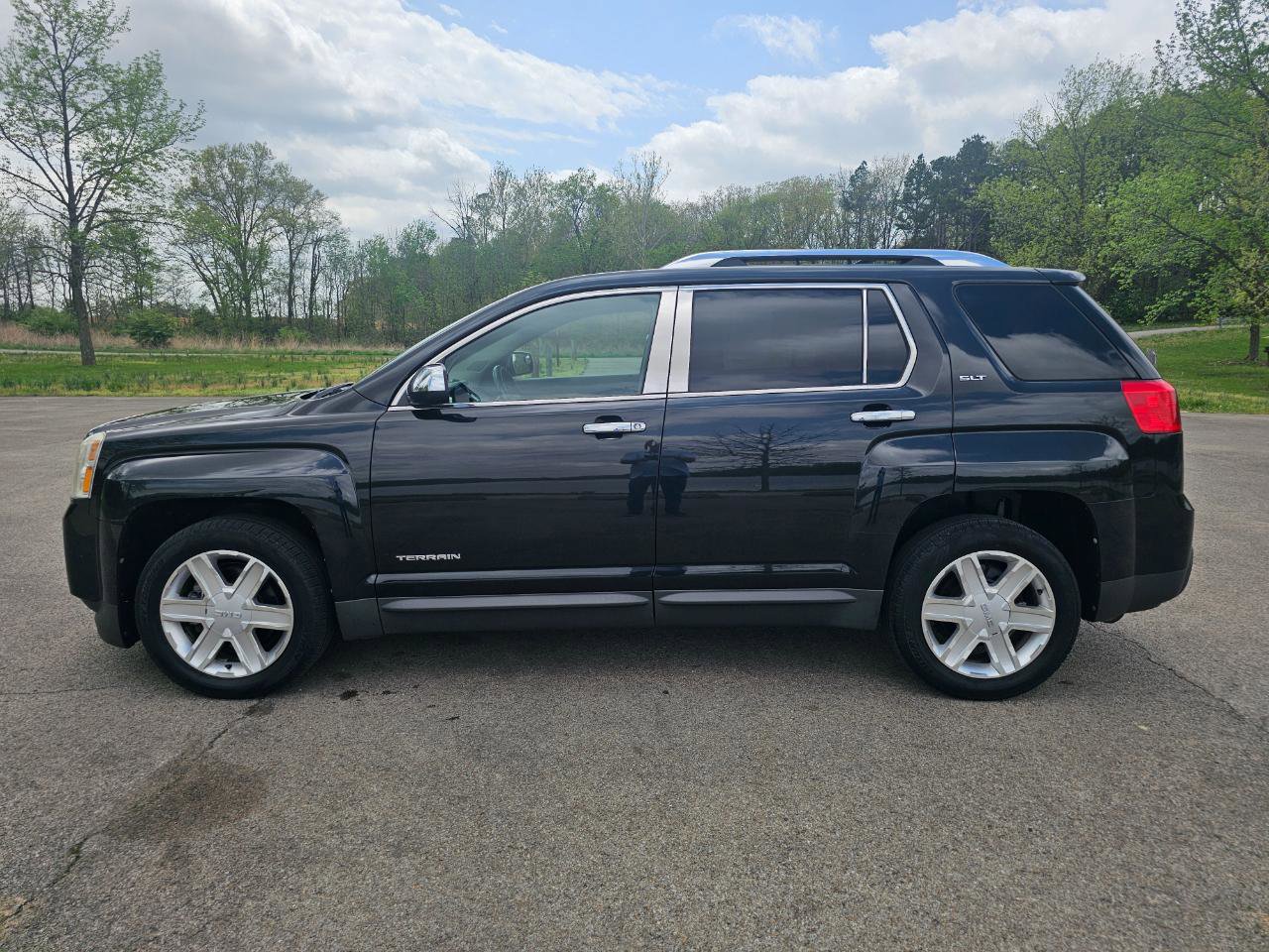 Used 2011 GMC Terrain SLT w/ Cargo Package AWD/4WD image 10