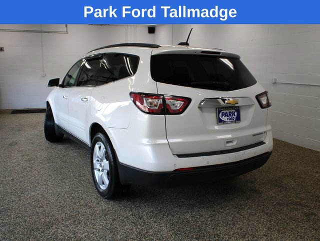 Used 2016 Chevrolet Traverse LT w/ Style and Technology Package image 3