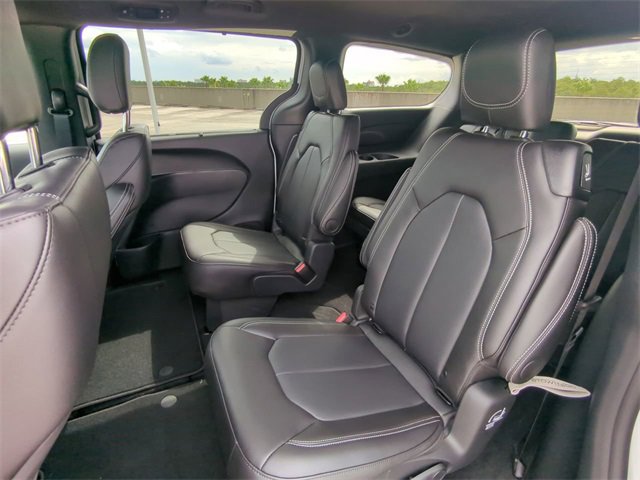 New 2026 Chrysler Voyager LX image 17