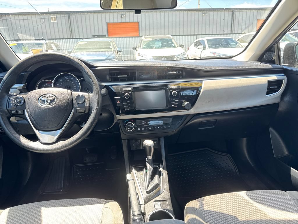 Used 2014 Toyota Corolla LE FWD image 12