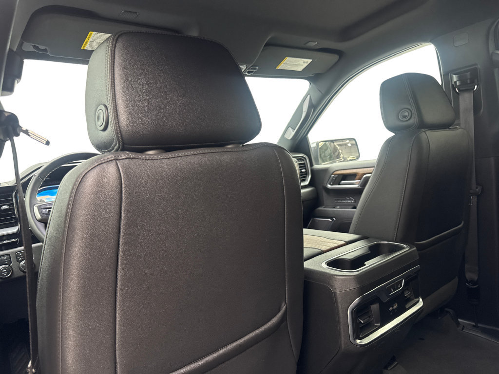 Used 2023 Chevrolet Silverado 1500 High Country w/ Technology Package AWD/4WD image 39