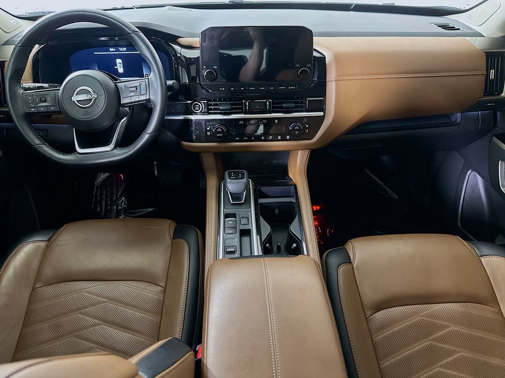 Used 2024 Nissan Pathfinder Platinum image 19