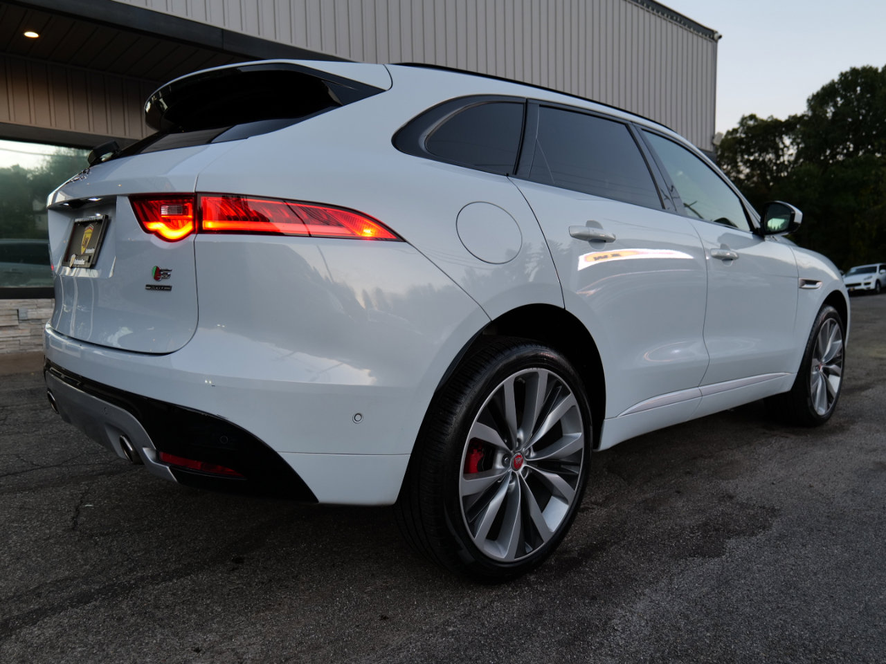 Used 2019 Jaguar F-PACE S image 92