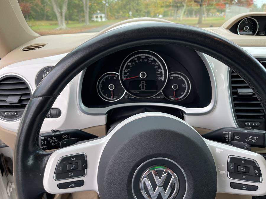 Used 2013 Volkswagen Beetle TDI FWD image 14