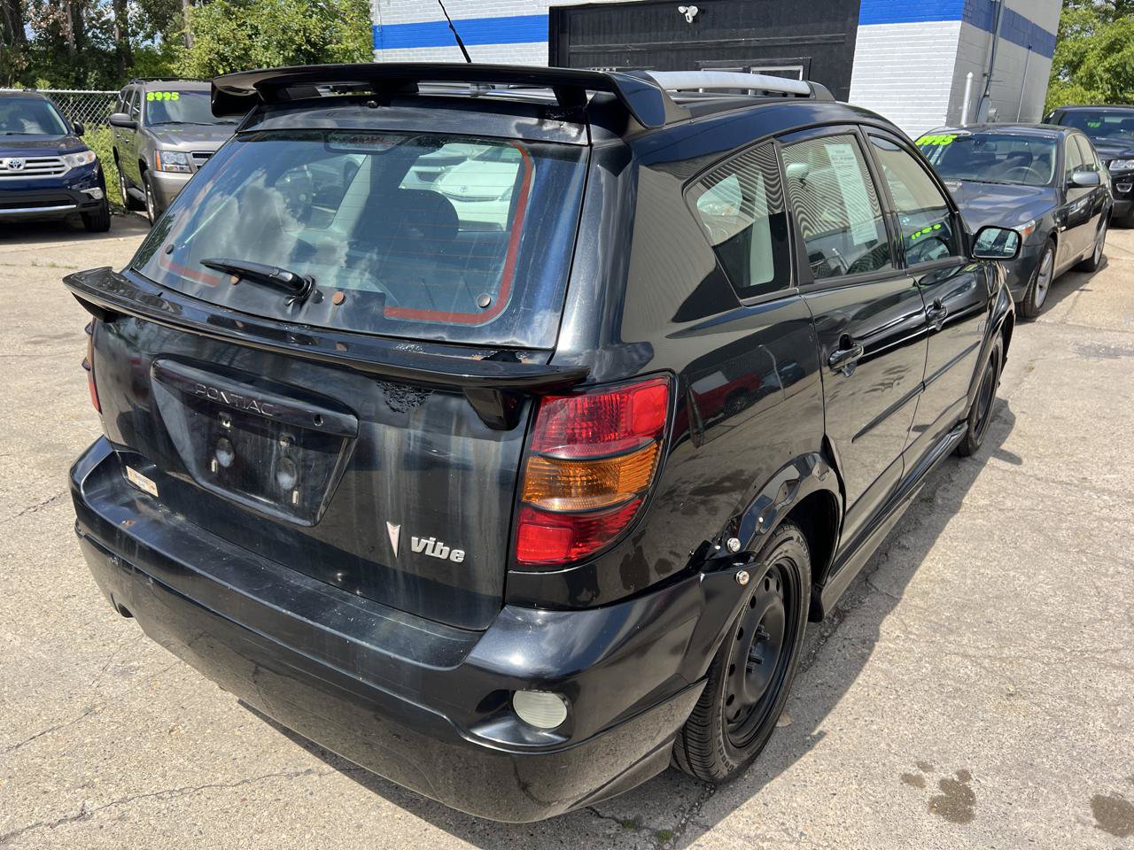 Used 2004 Pontiac Vibe FWD image 3