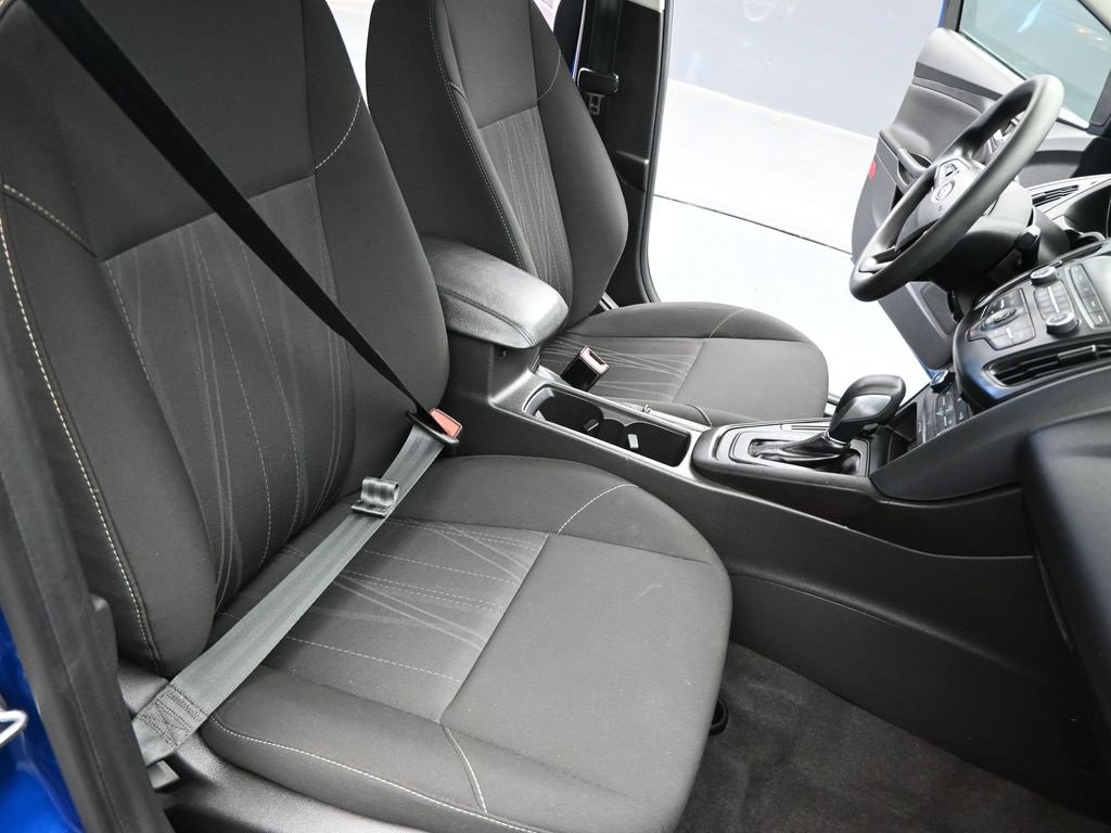 Used 2018 Ford Focus SE image 26