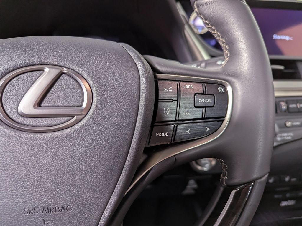 Used 2019 Lexus ES 350 Ultra Luxury w/ Accessory Package FWD image 32