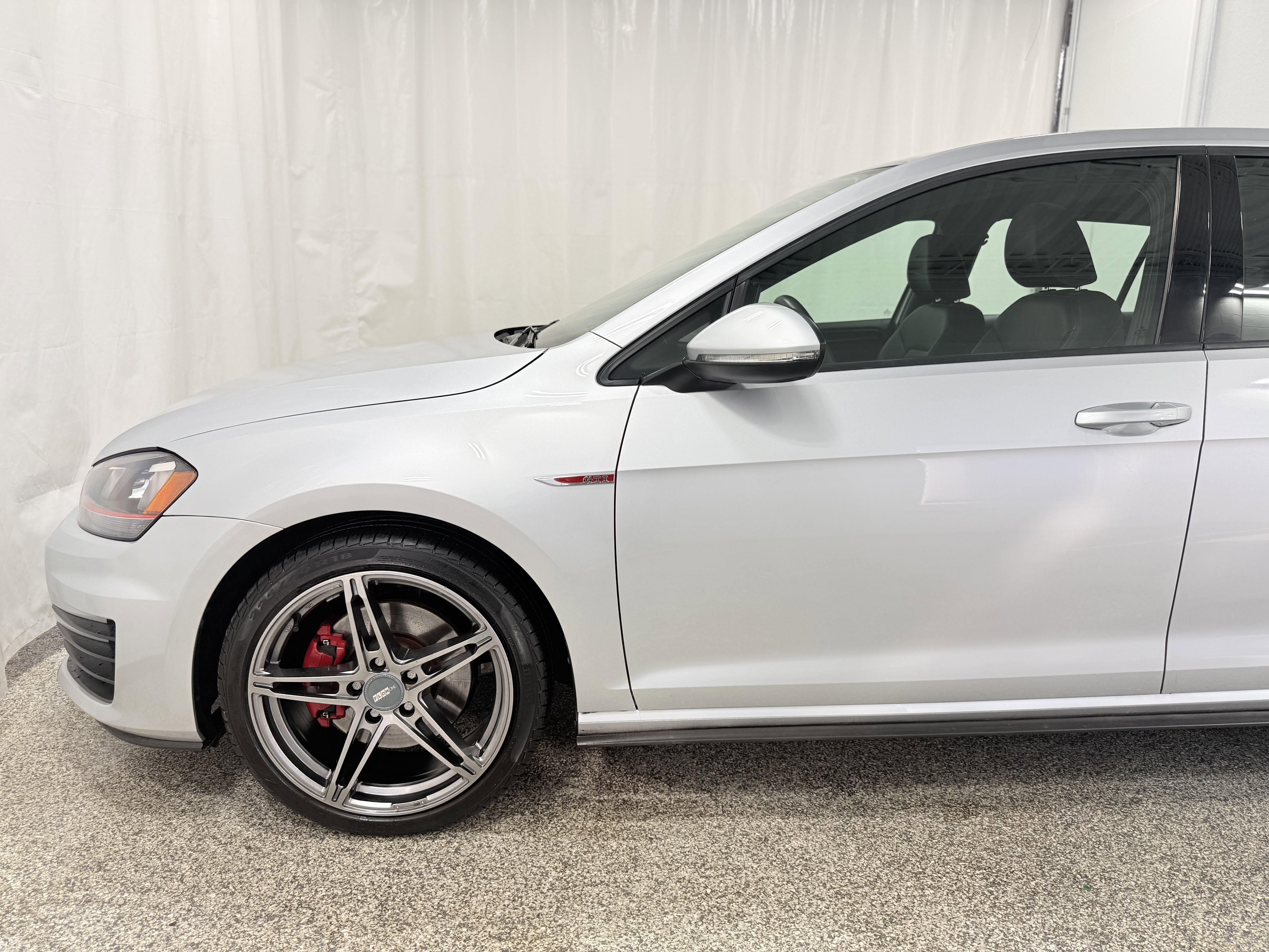 Used 2016 Volkswagen GTI SE w/ Lighting Package (SEL) image 4