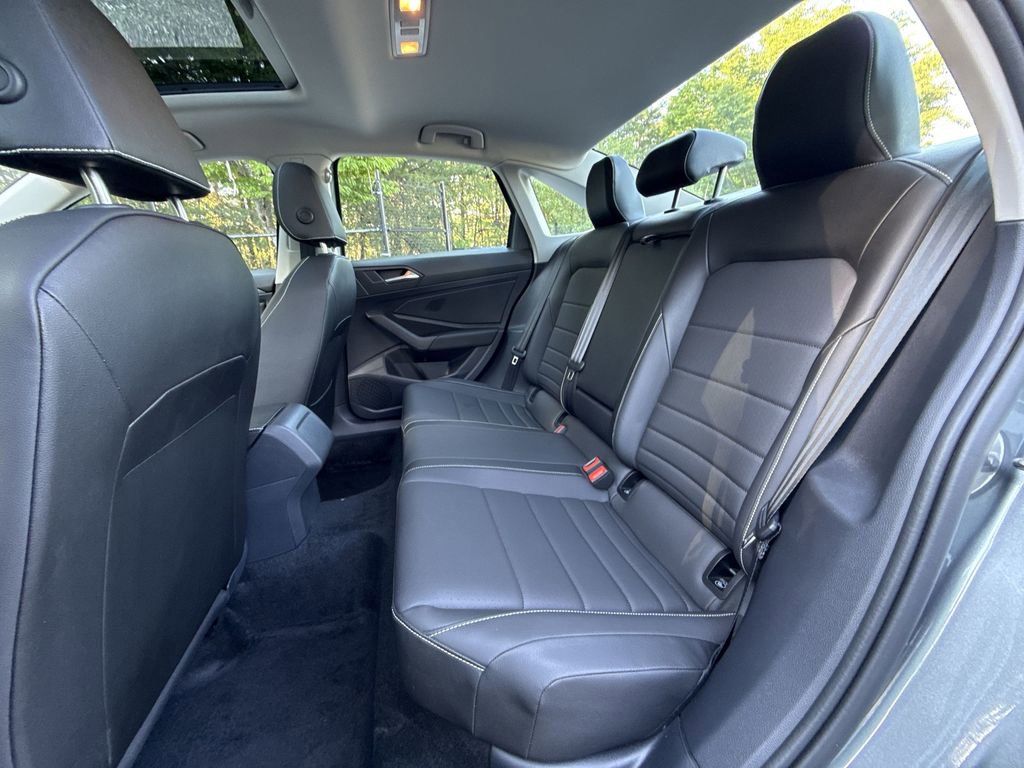 Used 2023 Volkswagen Jetta SE w/ Panoramic Sunroof Package FWD image 25