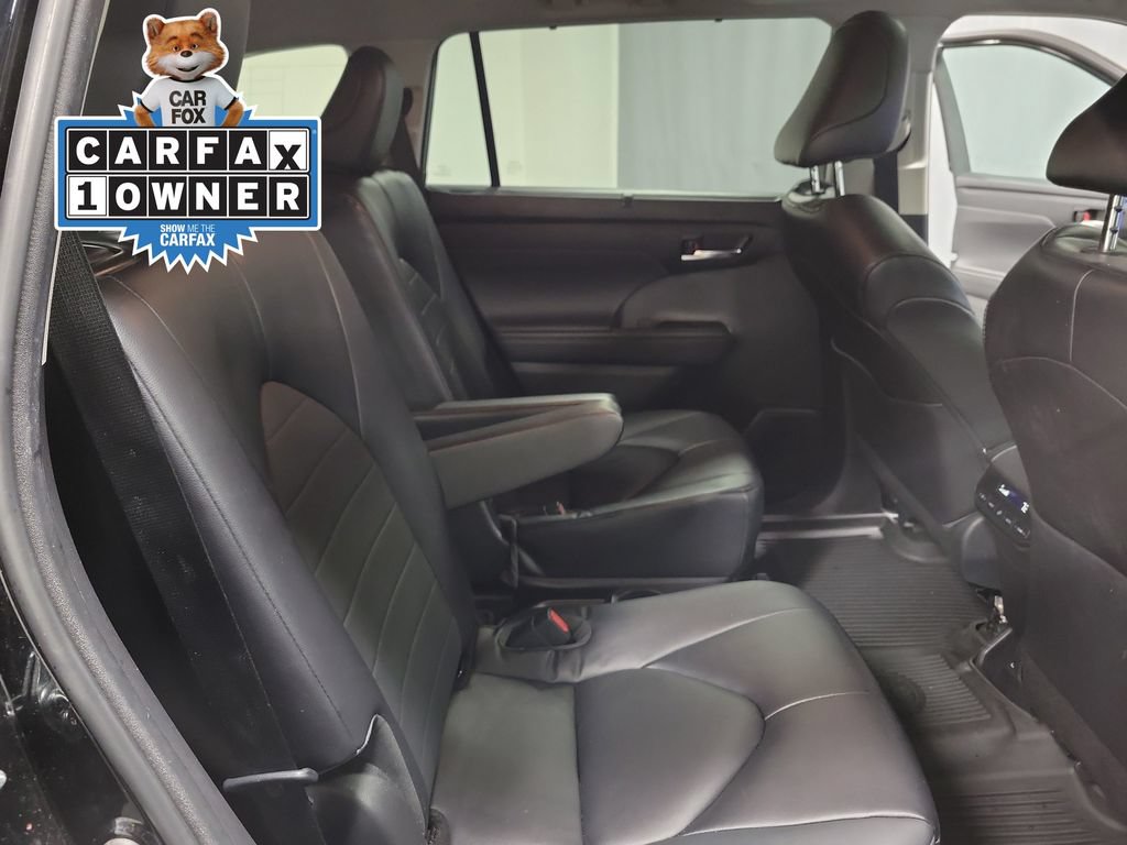 Used 2023 Toyota Highlander XLE AWD/4WD image 22