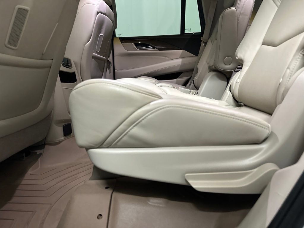 Used 2019 Cadillac Escalade Luxury AWD/4WD image 53