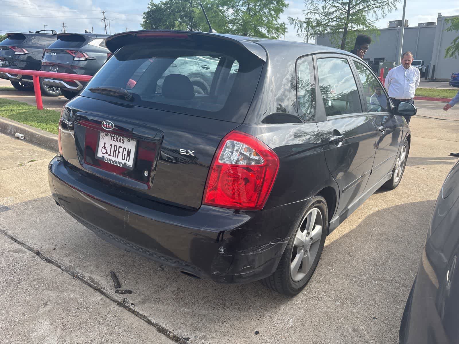 Used 2008 Kia Spectra5 SX FWD image 4