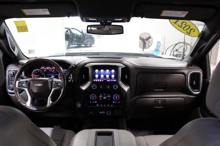 Used 2021 Chevrolet Silverado 2500 LTZ w/ LTZ Convenience Package image 2