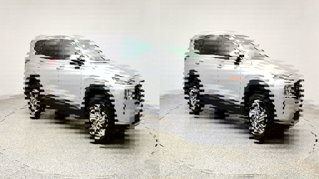 Used 2023 Hyundai Santa Fe SE image 3
