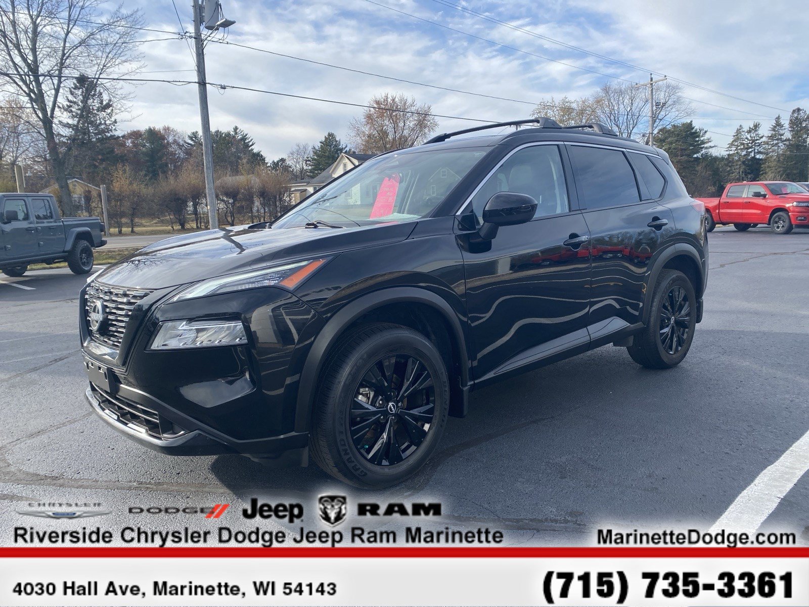 Used 2023 Nissan Rogue SV w/ SV Premium B Package image 4