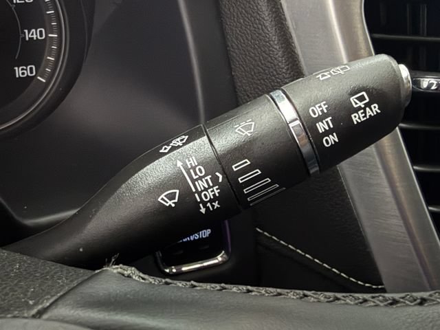 Used 2023 GMC Acadia SLT w/ Preferred Package FWD image 12