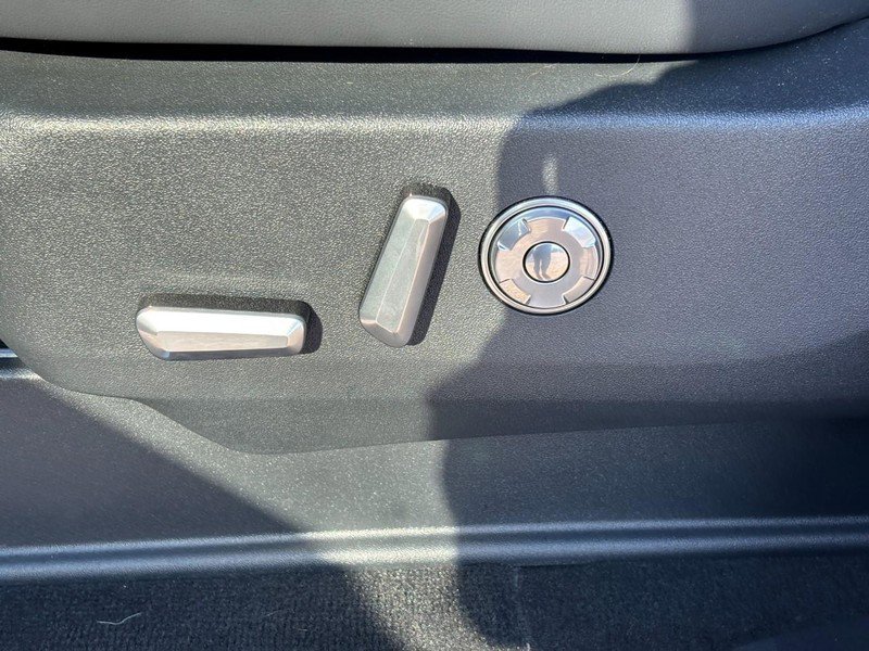 New 2025 Lincoln Navigator Reserve w/ Jet Appearance Package image 16