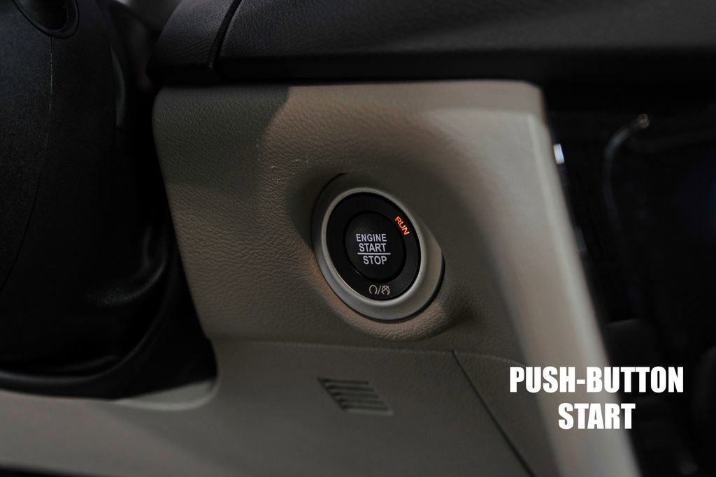 Used 2024 Chrysler Pacifica Touring-L FWD image 28