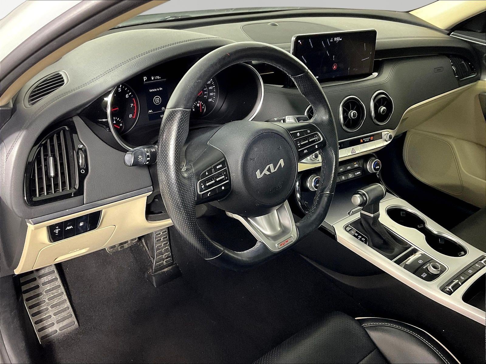 Used 2022 Kia Stinger GT1 AWD/4WD image 17