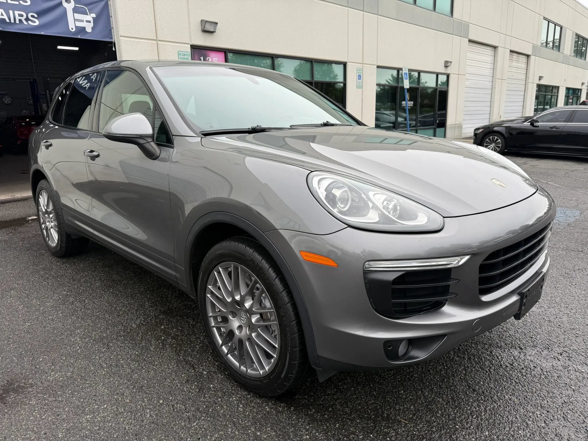 Used 2016 Porsche Cayenne AWD/4WD image 8