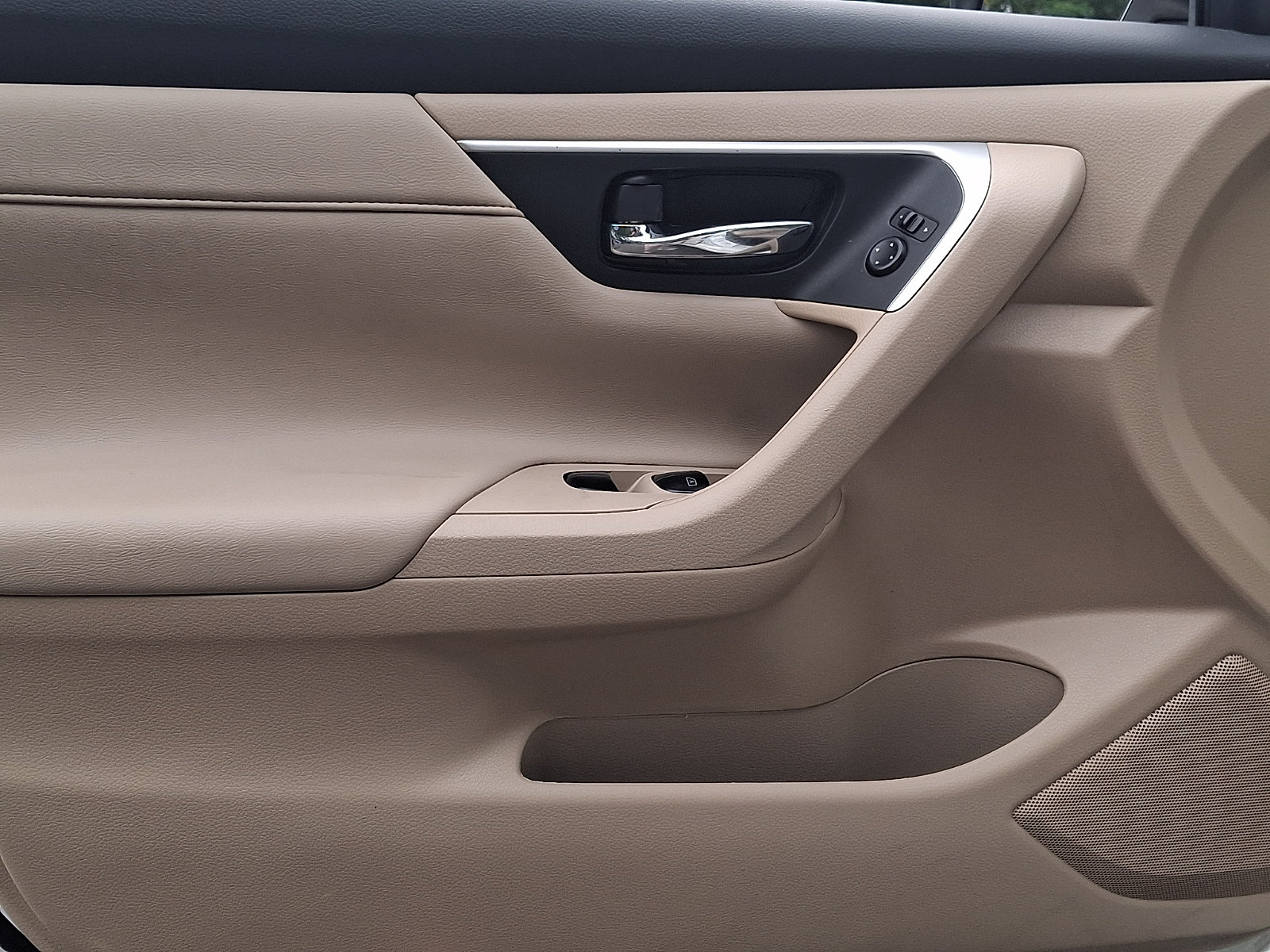 Used 2016 Nissan Altima 2.5 SL w/ 2.5 Technology Package FWD image 12