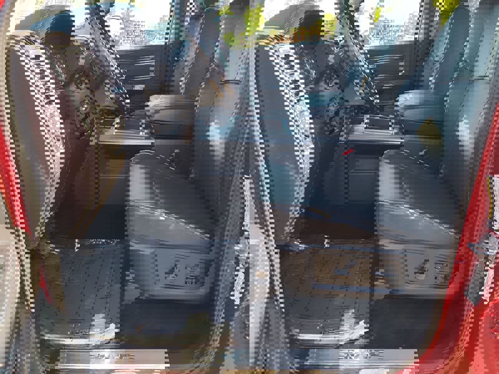 Used 2014 RAM 2500 Limited AWD/4WD image 19