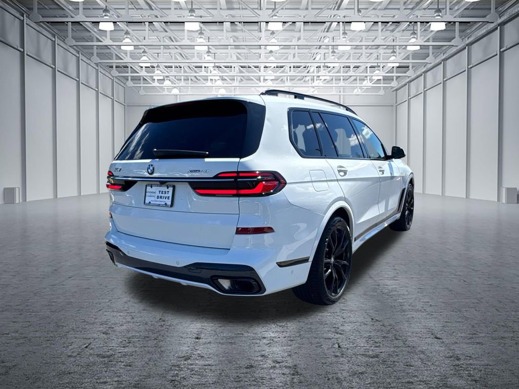 Used 2023 BMW X7 xDrive40i w/ Dynamic Handling Package image 7