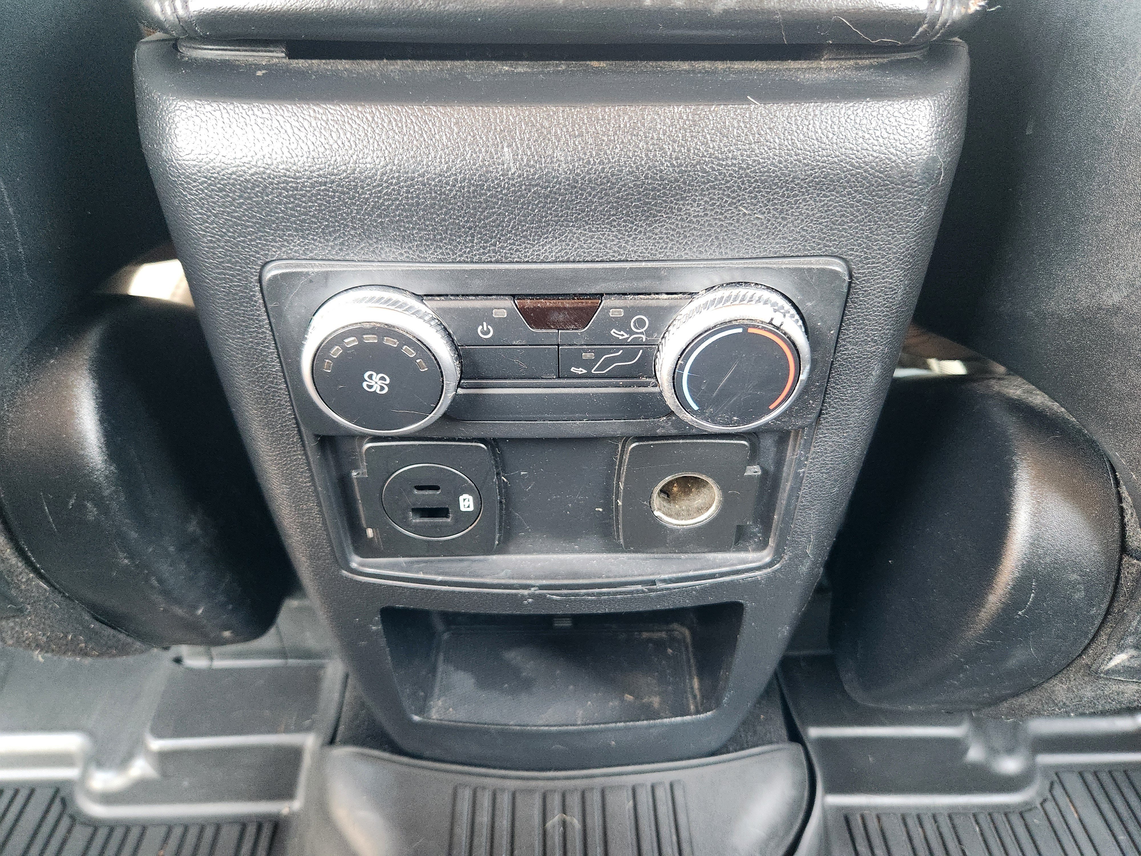Used 2020 Ford Explorer XLT RWD image 19
