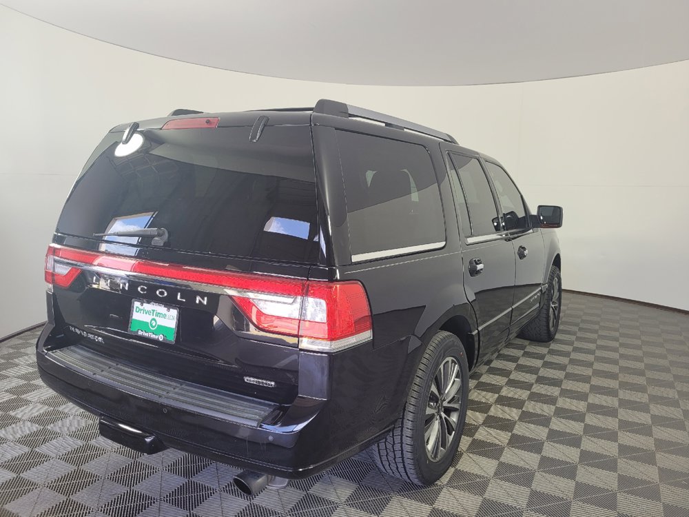 Used 2016 Lincoln Navigator Select RWD image 9