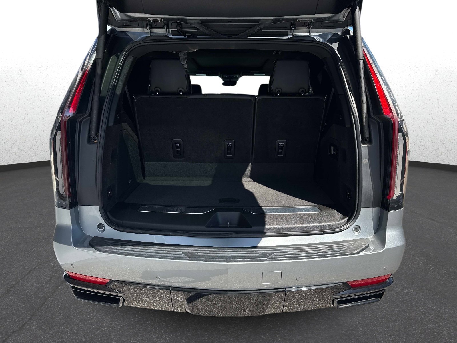 Used 2024 Cadillac Escalade Sport image 11