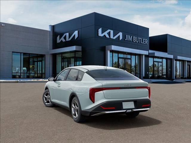 New 2026 Kia K4 LXS image 4