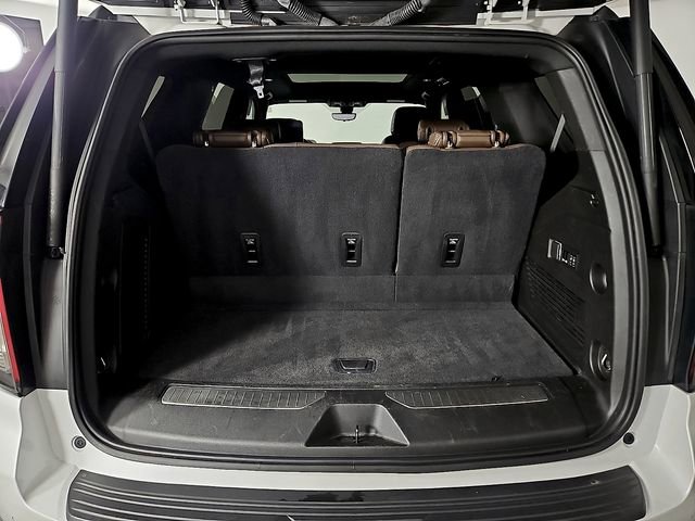 Used 2021 Chevrolet Tahoe High Country w/ Premium Package AWD/4WD image 32