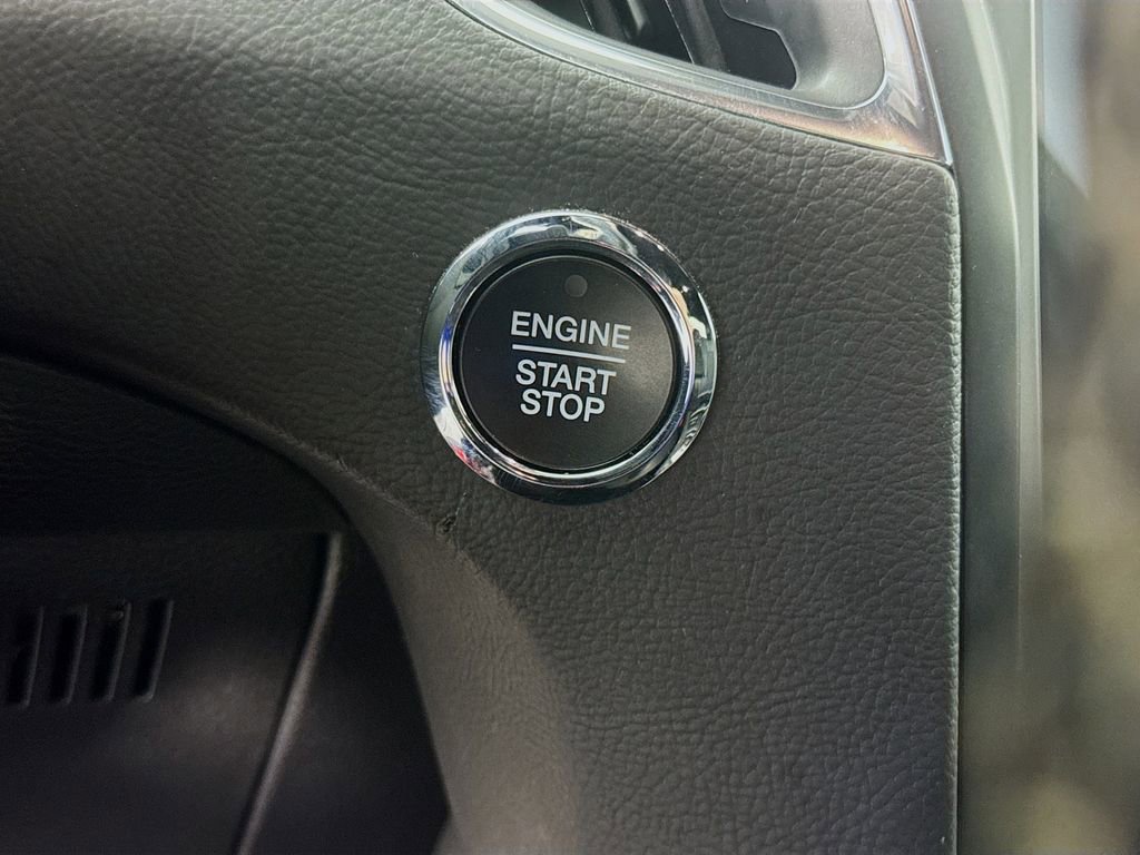 Used 2021 Ford Edge ST image 35