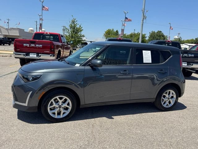 Used 2024 Kia Soul LX w/ Option Group 015 FWD image 3