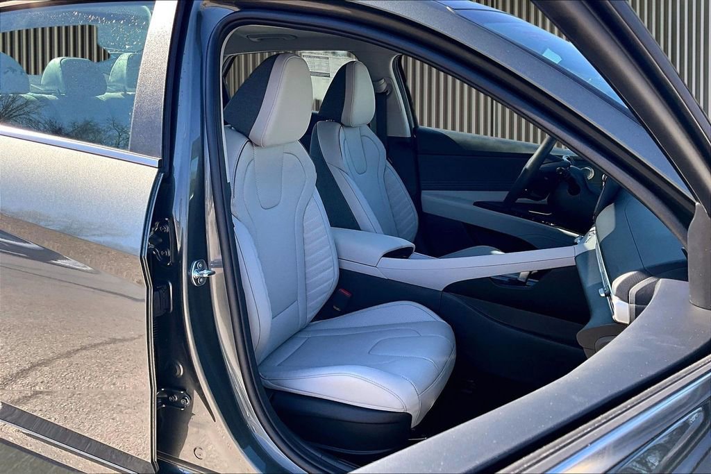 New 2026 Hyundai Elantra Limited image 9