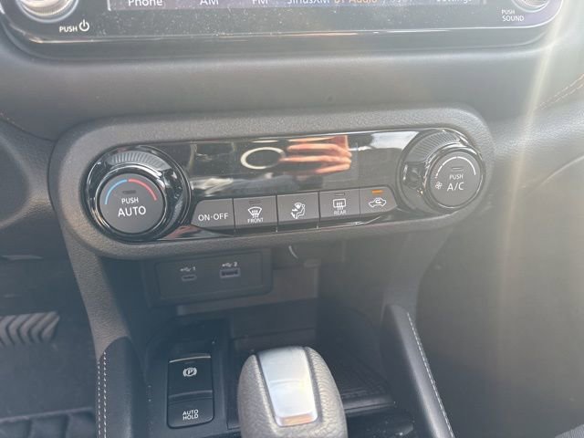 Used 2024 Nissan Kicks SR image 27