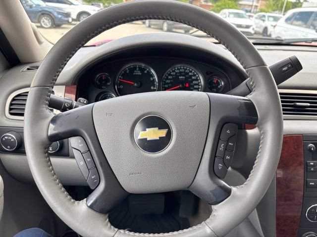 Used 2010 Chevrolet Avalanche LT w/ Luxury Package AWD/4WD image 12