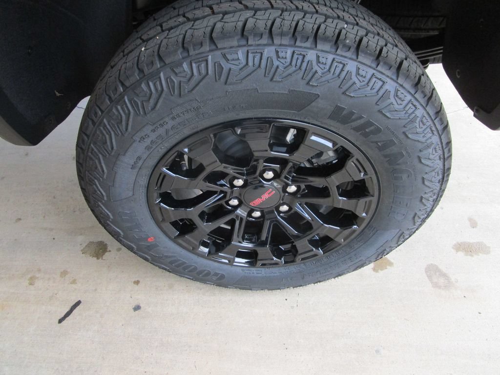 New 2026 GMC Canyon Elevation RWD image 10