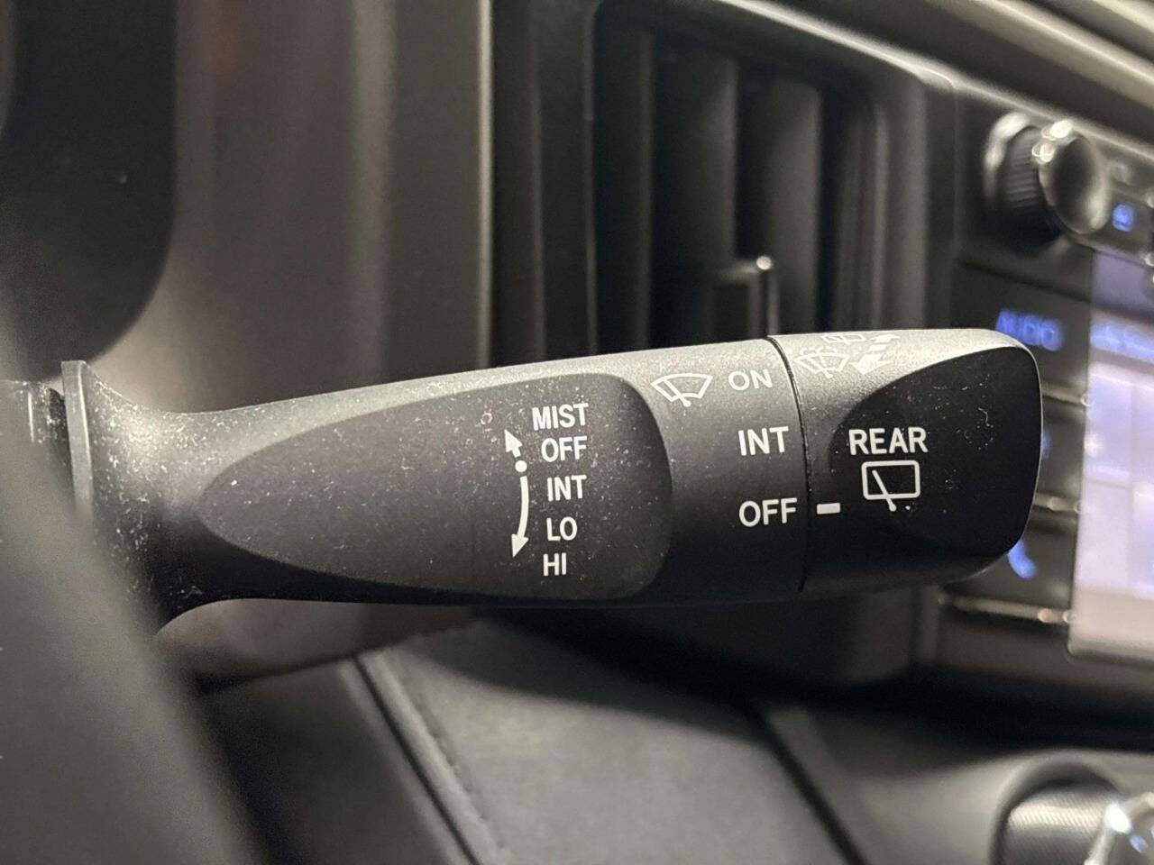 Used 2018 Toyota RAV4 LE w/ All Weather Liner Package AWD/4WD image 29