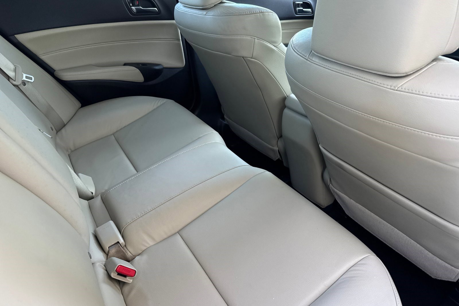 Used 2017 Acura ILX FWD image 29