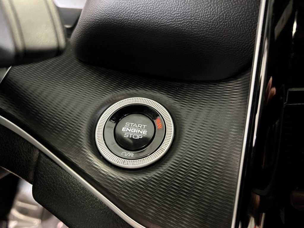 Certified 2024 Jeep Grand Cherokee L Altitude image 39