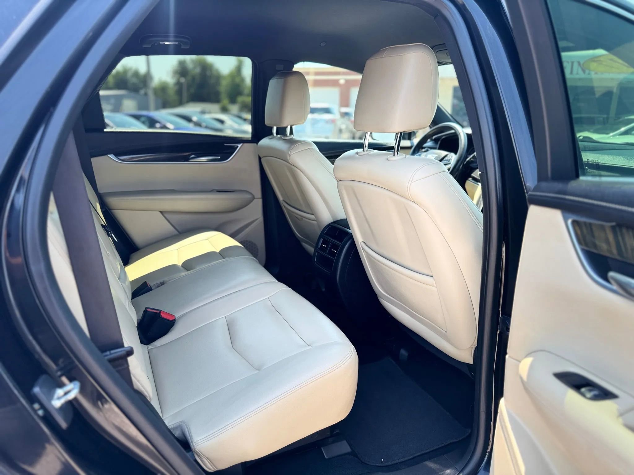 Used 2017 Cadillac XT5 Sport Utility 4D FWD image 20