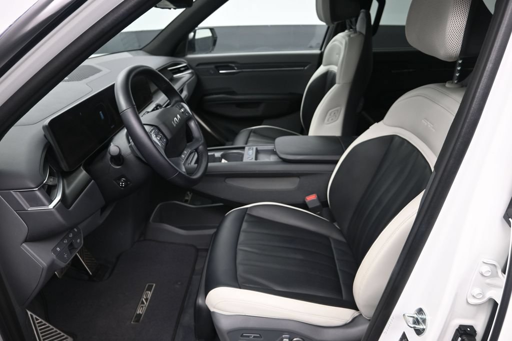 Certified 2024 Kia EV9 GT-Line AWD/4WD image 16