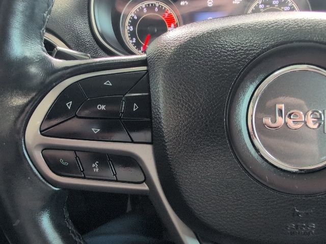 Used 2019 Jeep Cherokee Limited image 25