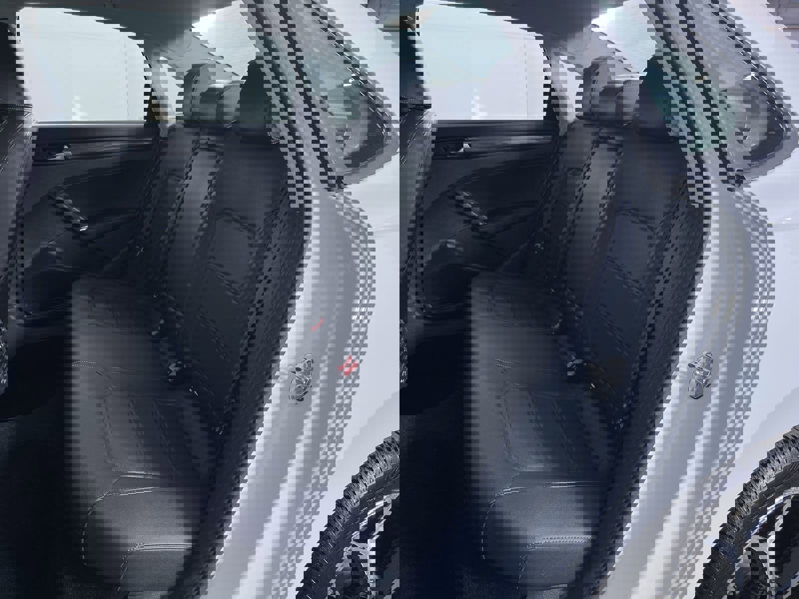 Used 2020 Volkswagen Passat 2.0T R-Line image 21